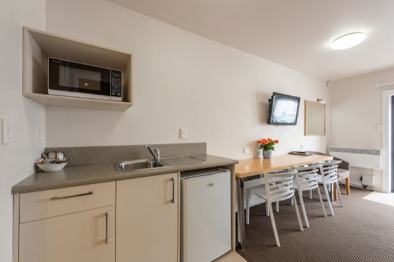 Ground Floor 1-Bedroom - kitchenette